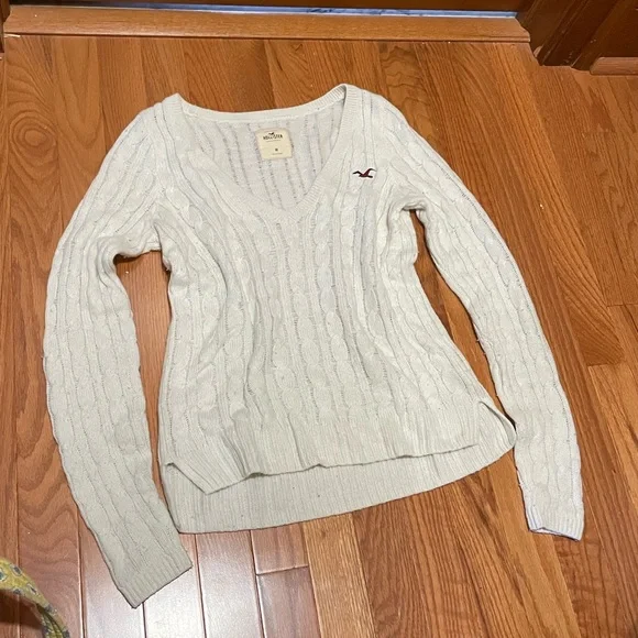 🍰Y2K hollister sweater🍰 - Picture 2 of 5
